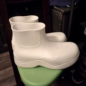 Men's Bottega Veneta Puddle Ankle Boots